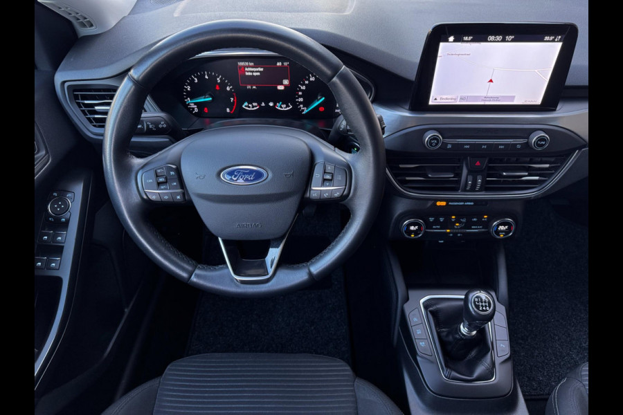 Ford FOCUS Wagon 1.5 Titanium / 150 PK / Trekhaak / Navigatie / Climate Control / PDC voor + Achter / NED-Focus