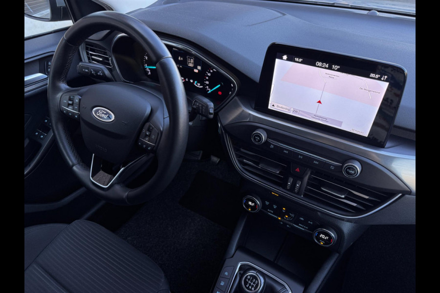 Ford FOCUS Wagon 1.5 Titanium / 150 PK / Trekhaak / Navigatie / Climate Control / PDC voor + Achter / NED-Focus