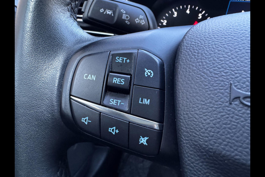 Ford FOCUS Wagon 1.5 Titanium / 150 PK / Trekhaak / Navigatie / Climate Control / PDC voor + Achter / NED-Focus