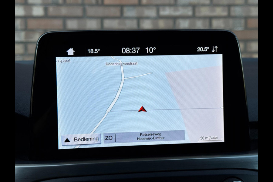 Ford FOCUS Wagon 1.5 Titanium / 150 PK / Trekhaak / Navigatie / Climate Control / PDC voor + Achter / NED-Focus