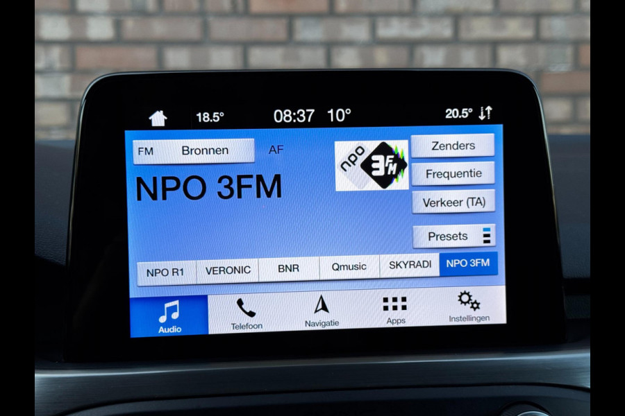 Ford FOCUS Wagon 1.5 Titanium / 150 PK / Trekhaak / Navigatie / Climate Control / PDC voor + Achter / NED-Focus