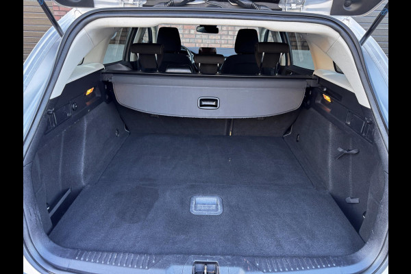 Ford FOCUS Wagon 1.5 Titanium / 150 PK / Trekhaak / Navigatie / Climate Control / PDC voor + Achter / NED-Focus
