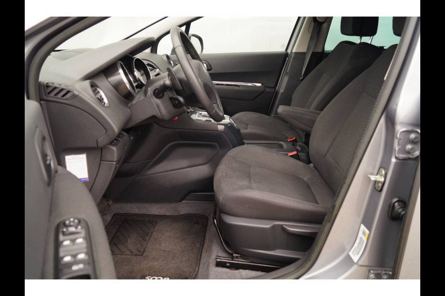 Peugeot 5008 1.6 e-HDi Automaat Active -NAVI-PDC-LED- 5-pers.