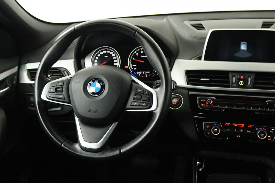 BMW X2 SDrive18i Executive (CRUISE CONTROL, NAVIGATIE, PARKEERSENSOREN, AUTOMAAT,NL-AUTO)
