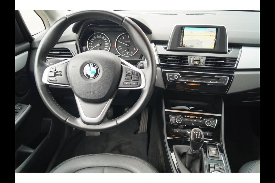 BMW 2 Serie 214d Active Executive -LEER-NAVI-XENON-
