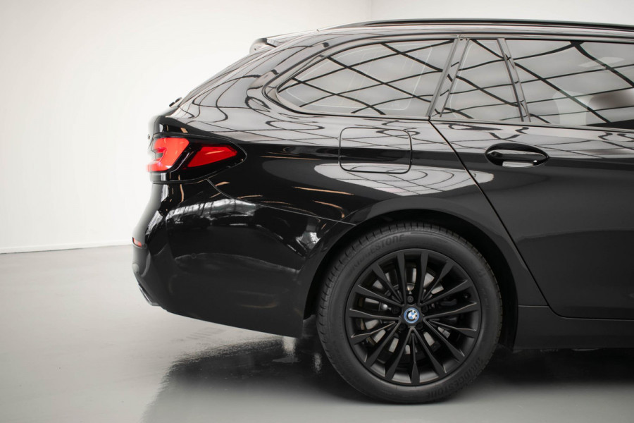 BMW 5 Serie Touring 530e Business Edition Plus |Pano|Laser|Memory|HUD|Adaptive|Ambient|Virtual|