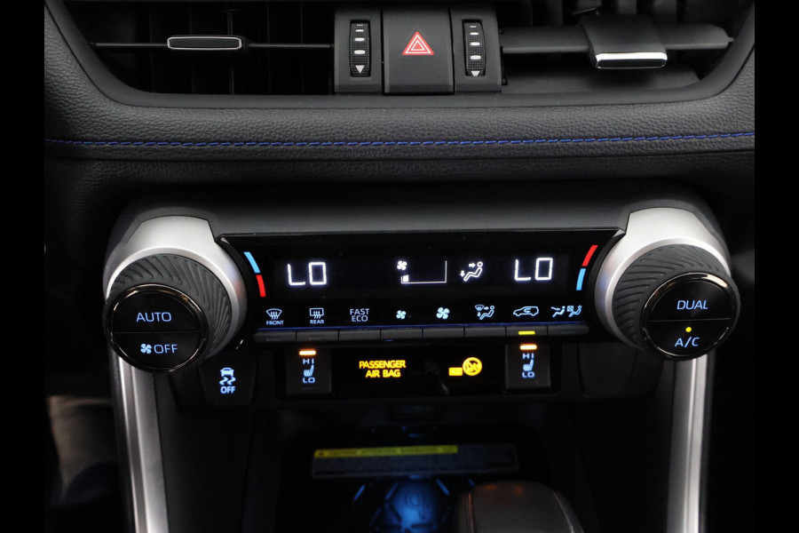 Toyota RAV4 2.5 Hybrid Bi-Tone | JBL Audio | Navigatie | Parkeersensoren | Stoelverwarming