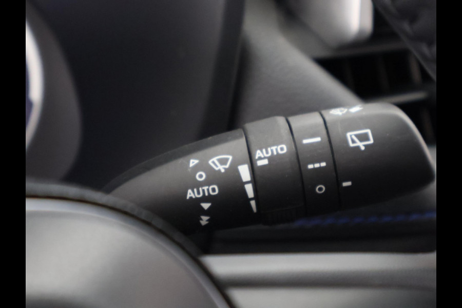 Toyota RAV4 2.5 Hybrid Bi-Tone | JBL Audio | Navigatie | Parkeersensoren | Stoelverwarming