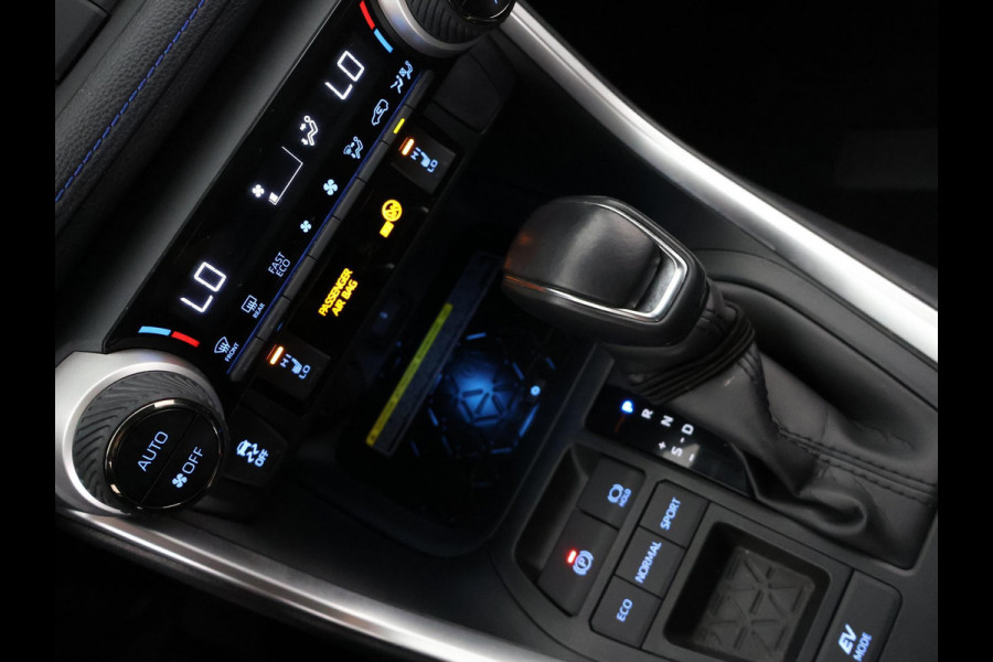 Toyota RAV4 2.5 Hybrid Bi-Tone | JBL Audio | Navigatie | Parkeersensoren | Stoelverwarming