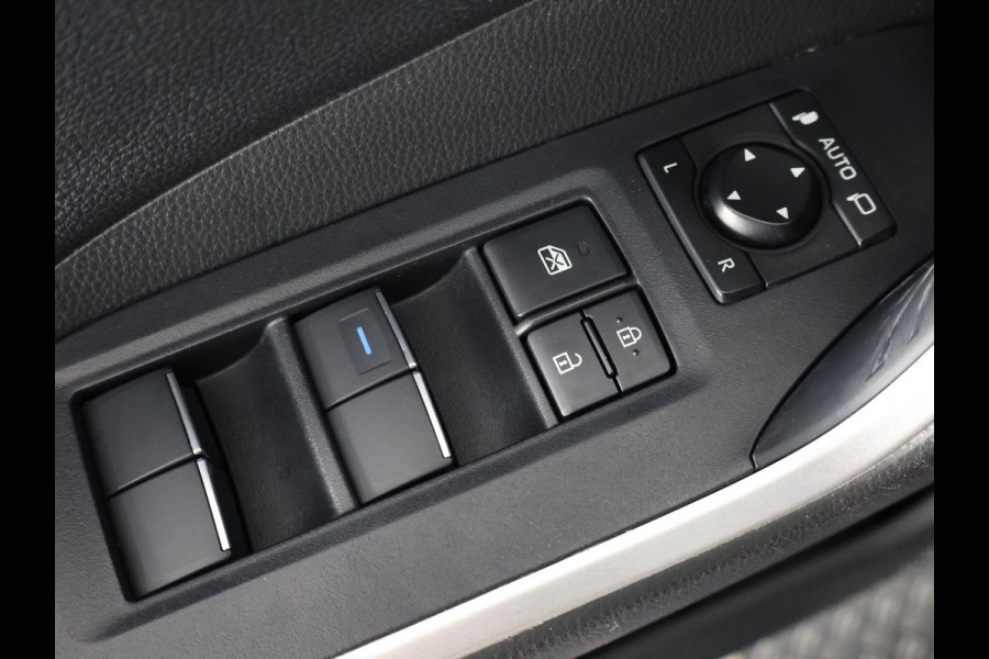 Toyota RAV4 2.5 Hybrid Bi-Tone | JBL Audio | Navigatie | Parkeersensoren | Stoelverwarming