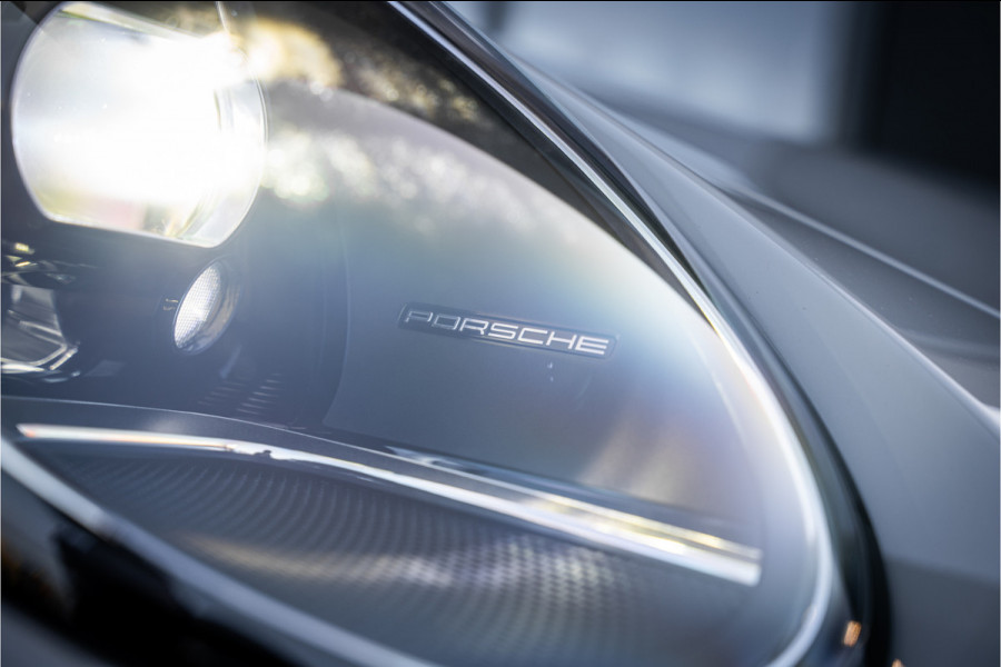 Porsche 911 992 3.0 Carrera S - Sport Design l Krijt Grijs l Panorama l Bose