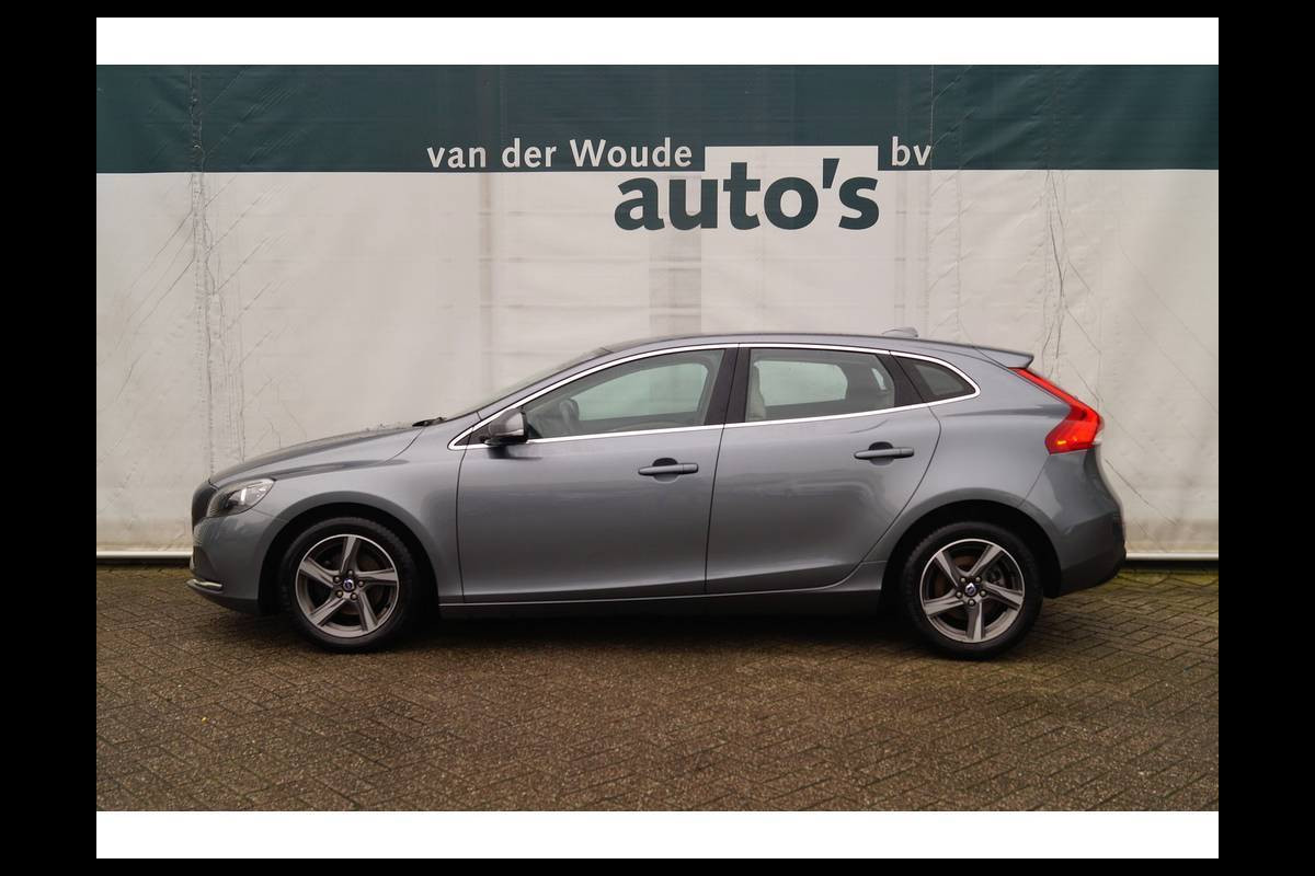 Volvo V40 D2 115pk Business Momentum -LEER-NAVI-ECC-