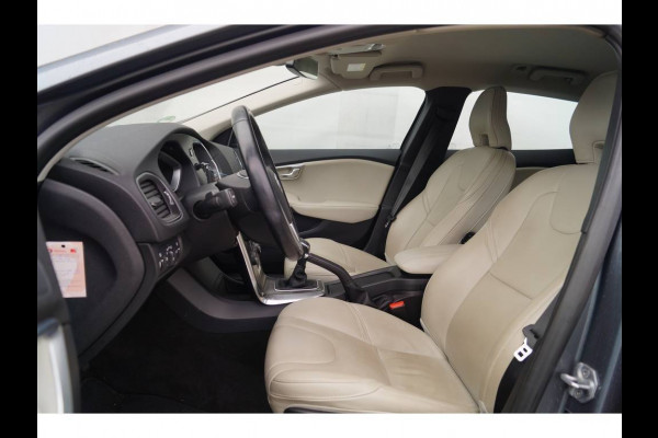 Volvo V40 D2 115pk Business Momentum -LEER-NAVI-ECC-