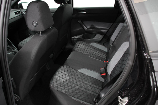 Volkswagen Polo 1.0 TSI DSG R-Line | DEMO ! | Panorama dak Navigatie App Connect Climate Control DAB | LED Parkeer sensoren Camera Cruise control adaptive Lichtmetalen velgen