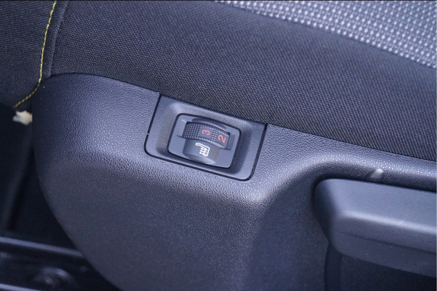 Citroën C3 1.2 PureTech Feel | Stoelverwarming | Apple/Android CarPlay | Zwart dak