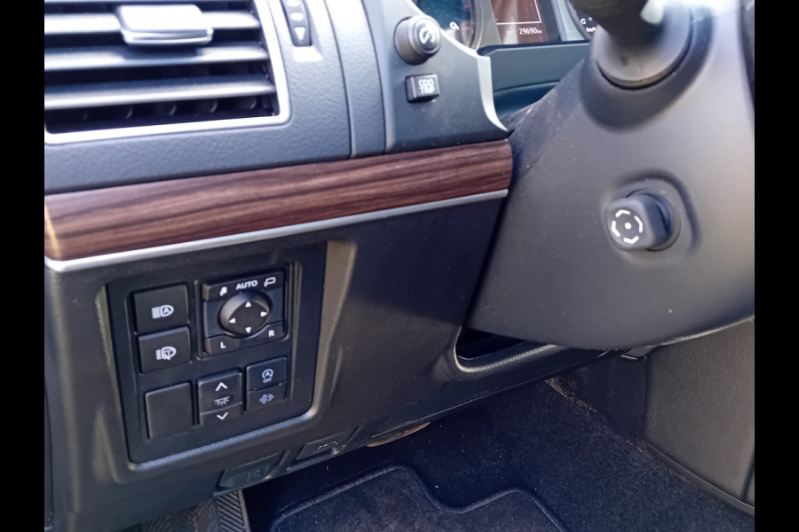Toyota Land Cruiser 2.8 D-4D-F Professional Blind Van
