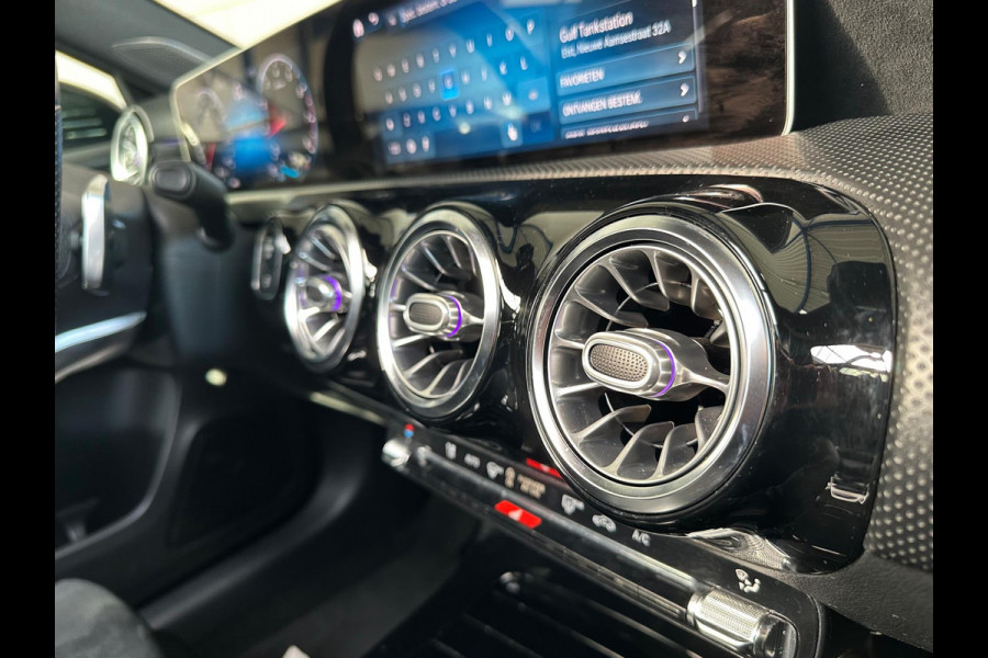 Mercedes-Benz A-Klasse 200 Premium Plus PANO|SFEERVERLICHTING|CAMERA
