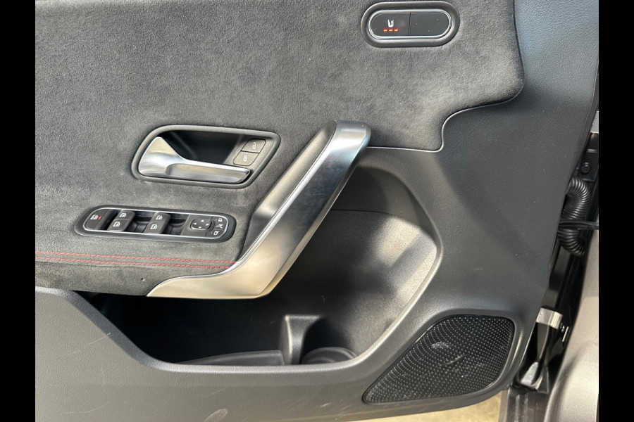 Mercedes-Benz A-Klasse 200 Premium Plus PANO|SFEERVERLICHTING|CAMERA