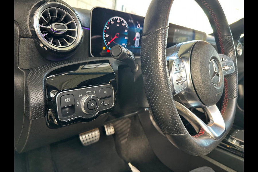 Mercedes-Benz A-Klasse 200 Premium Plus PANO|SFEERVERLICHTING|CAMERA