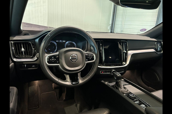 Volvo V60 T4 Aut. Momentum Pro Leder Parkeercamera Stoelverwarming 190pk