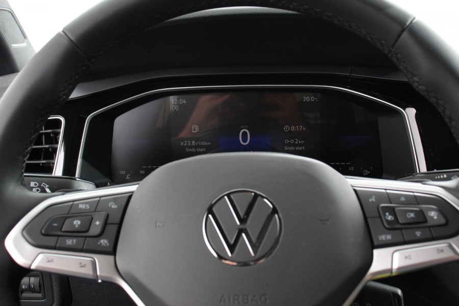 Volkswagen Polo 1.0 TSI DSG R-Line | DEMO ! | Panorama dak Navigatie App Connect Climate Control DAB | LED Parkeer sensoren Camera Cruise control adaptive Lichtmetalen velgen