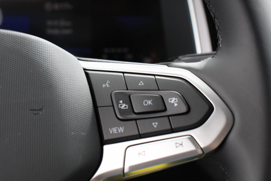 Volkswagen Polo 1.0 TSI DSG R-Line | DEMO ! | Panorama dak Navigatie App Connect Climate Control DAB | LED Parkeer sensoren Camera Cruise control adaptive Lichtmetalen velgen