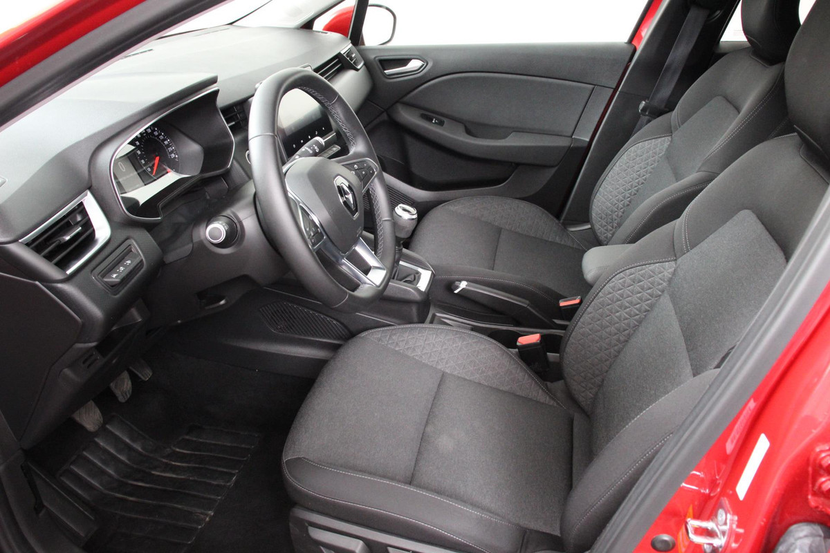 Renault Clio 1.0 TCe 100pk Experience Demo! | Navigatie Climate Control Cruise control Lichtmetalen Velgen Parkeer Sensoren Extra Getint glas 5 deurs