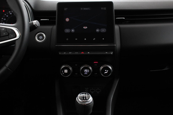 Renault Clio 1.0 TCe 100pk Experience Demo! | Navigatie Climate Control Cruise control Lichtmetalen Velgen Parkeer Sensoren Extra Getint glas 5 deurs