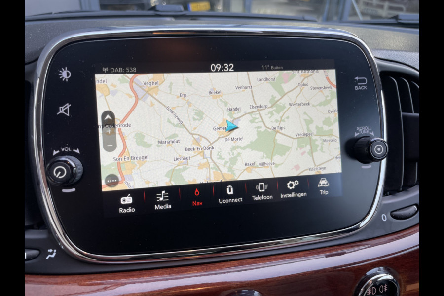 Fiat 500C 0.9 TwinAir Turbo Riva Speciale unieke uitvoering! - Elektrisch bedienbare kap - houtafwerking interieur - 105 pk - climate control - parkeersensoren achter multifunctioneel stuurwiel - navigatie - u connect - mistlampen - licht metalen velgen - lederen bekleding - radio/USB/AUX - bluetooth