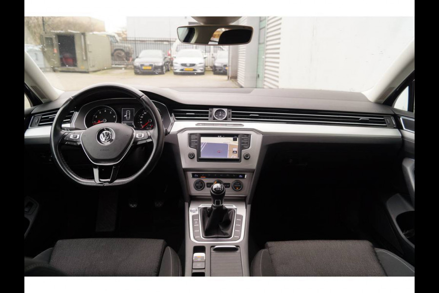 Volkswagen Passat 1.4 TSI Comfortline Business -XENON-NAVI-PDC-