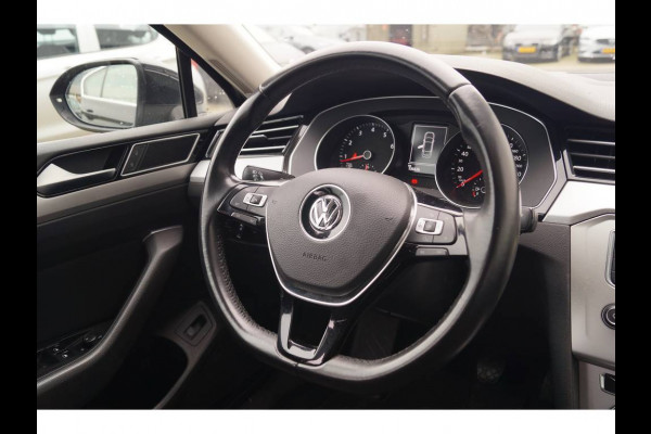 Volkswagen Passat 1.4 TSI Comfortline Business -XENON-NAVI-PDC-