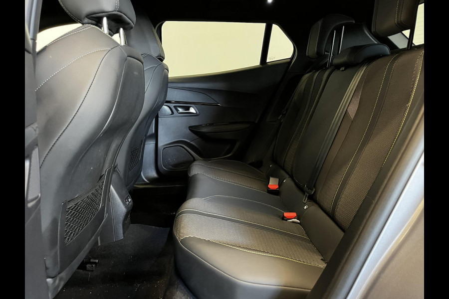 Peugeot 2008 1.2 PureTech 130pk Aut. GT-Line Navigatie Apple Carplay/Android Auto Camera Parkeersensoren Ledverlichting Cruise Control Virtual Cockpit Climate Control Lichtmetalen velgen