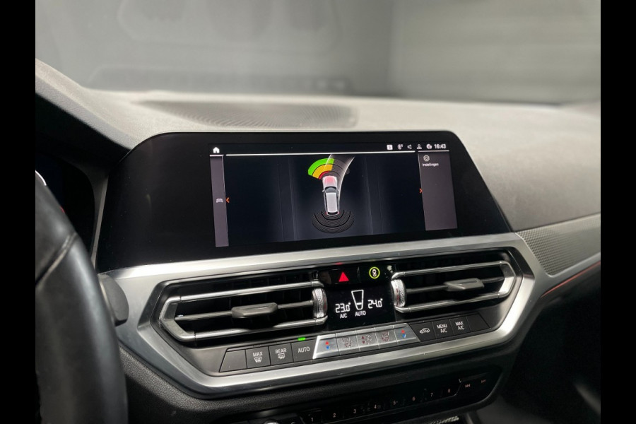 BMW 3 Serie Touring 318i 2.0 M-Sport/Trekhaak/Head-up/live cockpit