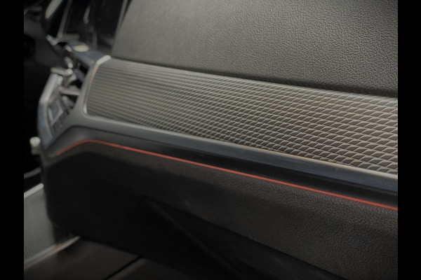 BMW 3 Serie Touring 318i 2.0 M-Sport/Trekhaak/Head-up/live cockpit
