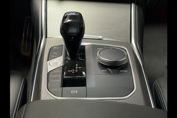 BMW 3 Serie Touring 318i 2.0 M-Sport/Trekhaak/Head-up/live cockpit