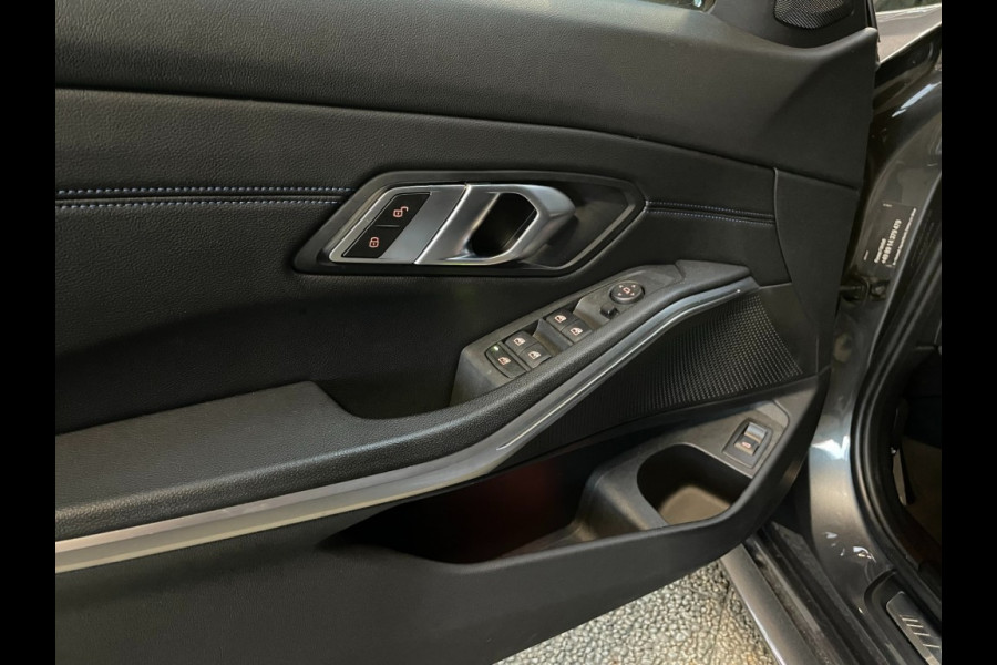 BMW 3 Serie Touring 318i 2.0 M-Sport/Trekhaak/Head-up/live cockpit