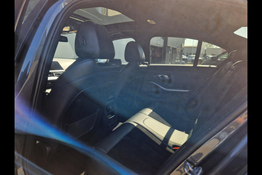 BMW 3-serie 330e M Sport /Laser /Schuifdak /BTW