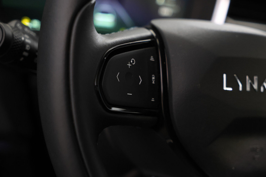 Lynk & Co 01 1.5 360 camera, panorama dak, Apple carplay / Android auto