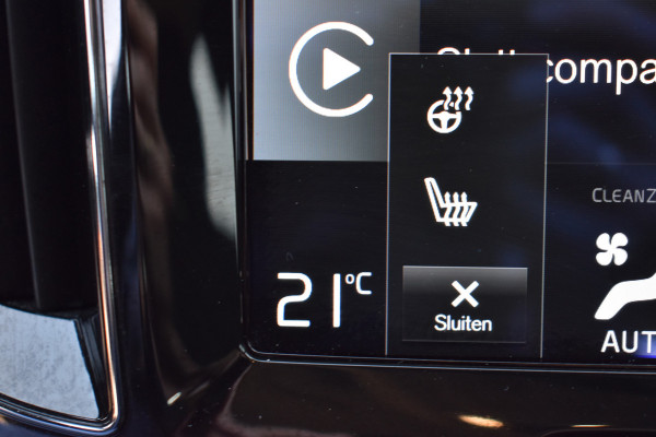 Volvo V60 T6 340 PK Recharge AWD Business Pro | Trekhaak | ACC | Blis | Camera | 18"LMV | Stoelverwarming | Stuurverwarming