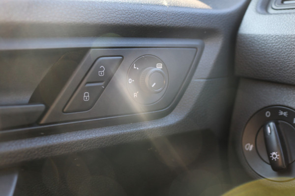 Volkswagen Caddy 2.0 TDI 102pk Maxi Airco Navigatie Camera Trekhaak 2x Schuifdeur