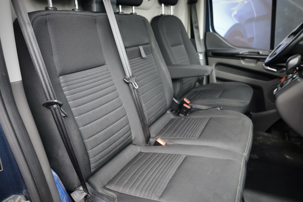 Ford Transit Custom 310 2.0 TDCI 170 PK AUT L2H1 Sport | BPM VRIJ | CarPlay | Navigatie | Camera | Stoelverwarming | Lederen bekleding | Trekhaak |  | LED | Dealer onderhouden | Nieuwe APK