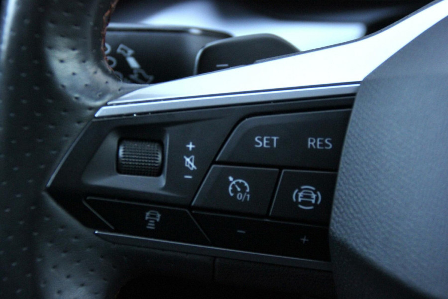 Seat Leon 1.5 eTSI FR Sport Automaat 150 PK |PANO, VIRTUAL, CARPLAY, ACC, CAMERA, LED, SFEER, PDC|