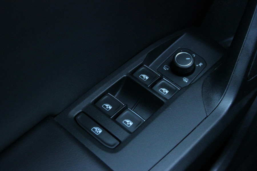 Seat Leon 1.5 eTSI FR Sport Automaat 150 PK |PANO, VIRTUAL, CARPLAY, ACC, CAMERA, LED, SFEER, PDC|