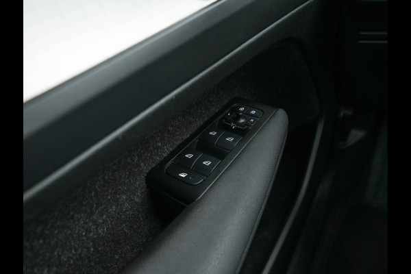 Volvo XC40 1.5 T4 Recharge Inscription Expression (INCL.BTW) *FULL-LED | LEATHER | DIGI-COCKPIT | NAVI-FULLMAP | COMFORT-SEATS | 19''ALU | ECC | PDC | CRUISE*
