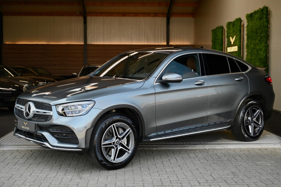 Mercedes-Benz GLC Coupé 300e 4MATIC AMG - Distronic+ - 360 Camera - Keyless Entry - Schuifdak - CarPlay -