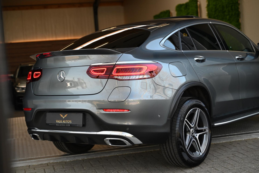 Mercedes-Benz GLC Coupé 300e 4MATIC AMG - Distronic+ - 360 Camera - Keyless Entry - Schuifdak - CarPlay -