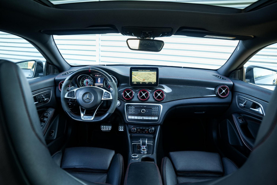 Mercedes-Benz CLA-Klasse AMG 45 4MATIC Ambition Pano Airco Navi 19"L.M. Parkeersensoren Stoelverw.