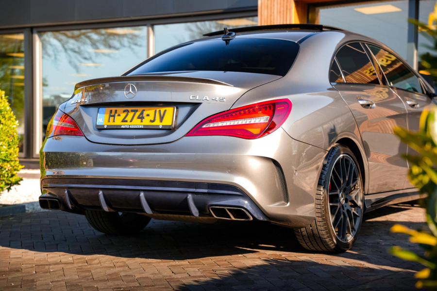 Mercedes-Benz CLA-Klasse AMG 45 4MATIC Ambition Pano Airco Navi 19"L.M. Parkeersensoren Stoelverw.