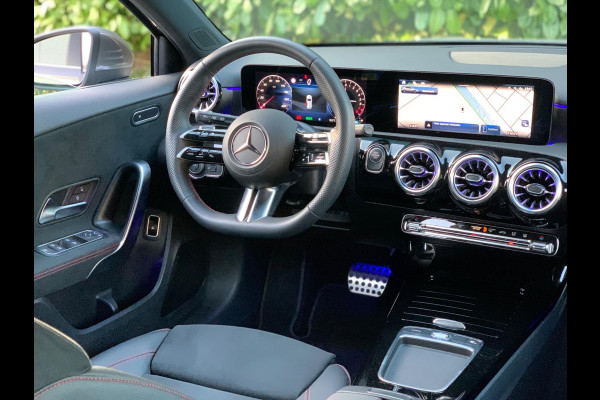 Mercedes-Benz A-Klasse 250 e AMG Line A250e NIEUWSTAAT 2024 ! ! ! Nightpakket Sfeerverlichting AMG !