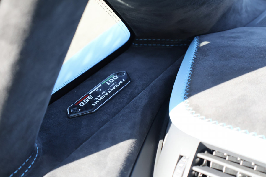 Lamborghini Aventador Ultimae 6.5 V12 | 1 OF 350 | AD PERSONAM EXTERIOR & INTERIOR | FULL CARBON | BLUE STITCHING | LIFTING | ETC.